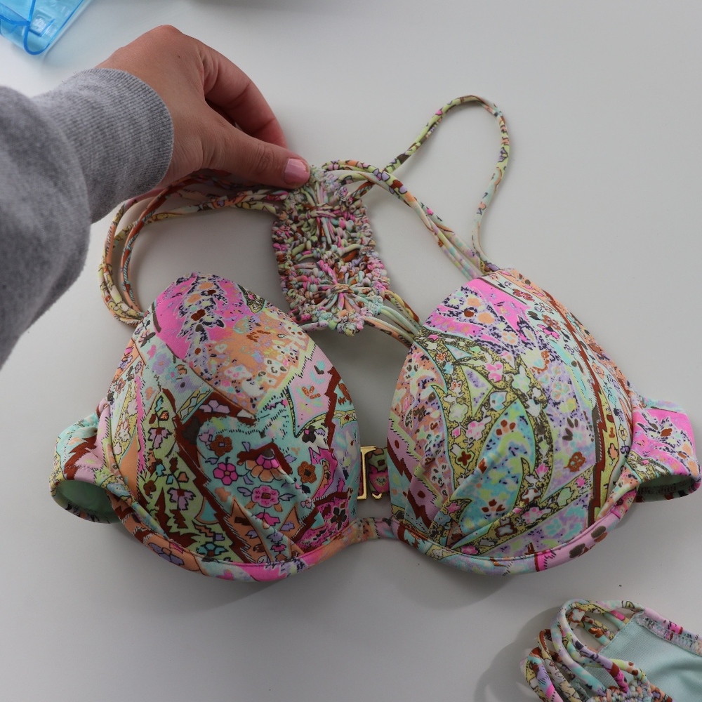 Victoria's Secret Light Green Printed Bikini Top